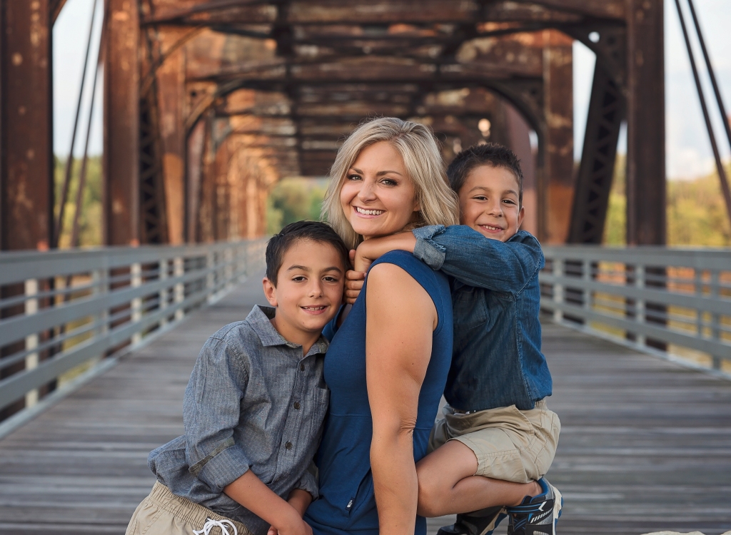 Swing Bridge | Minneapolis Family Photographer